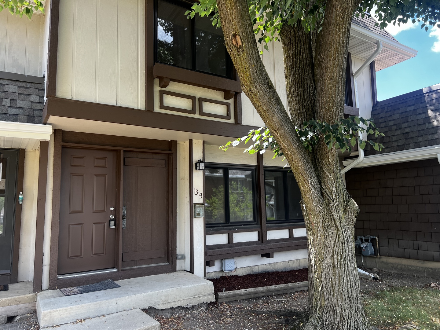1313 Court P, Hanover Park, IL 60133
