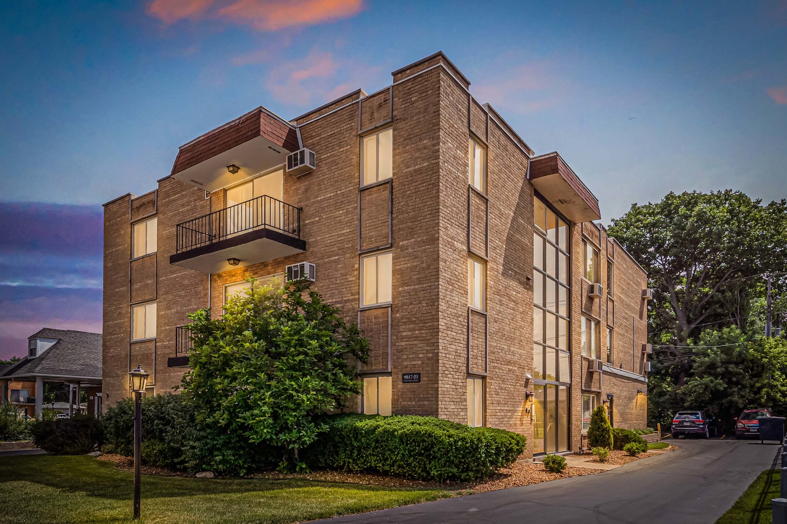 9819 S Cicero Avenue #6, Oak Lawn, IL 60453