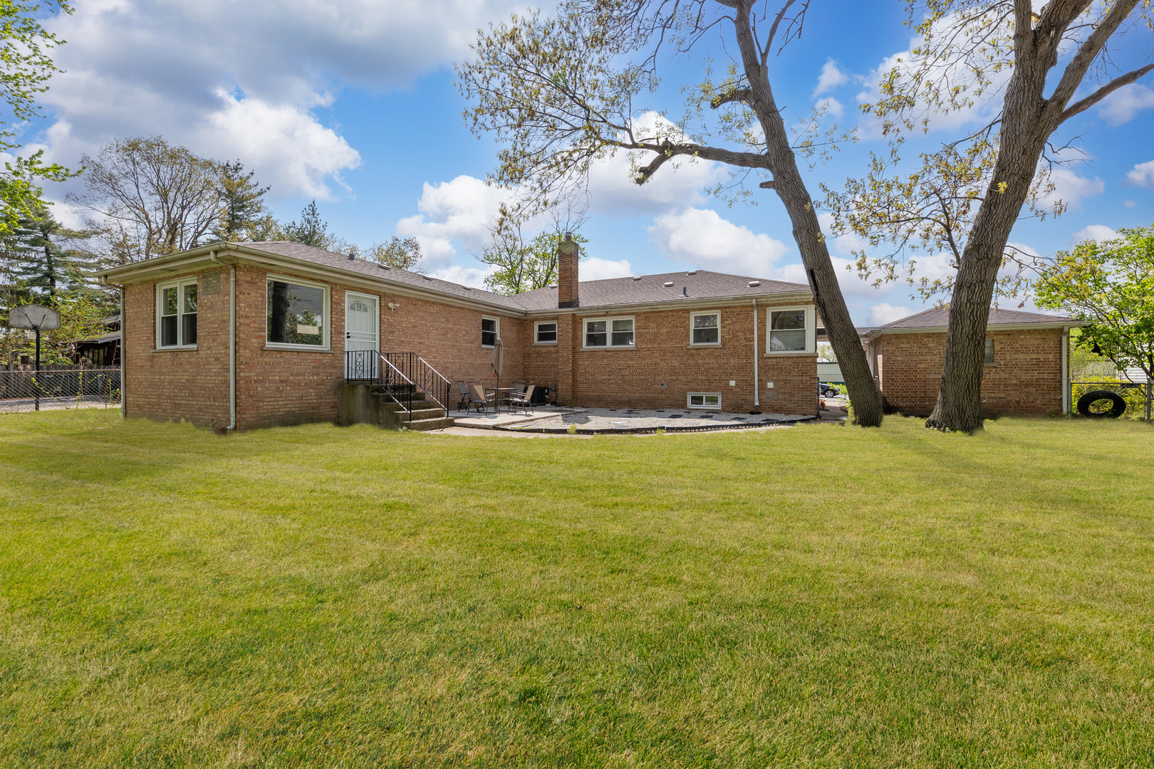 14911 Woodlawn Avenue, Dolton, IL 60419