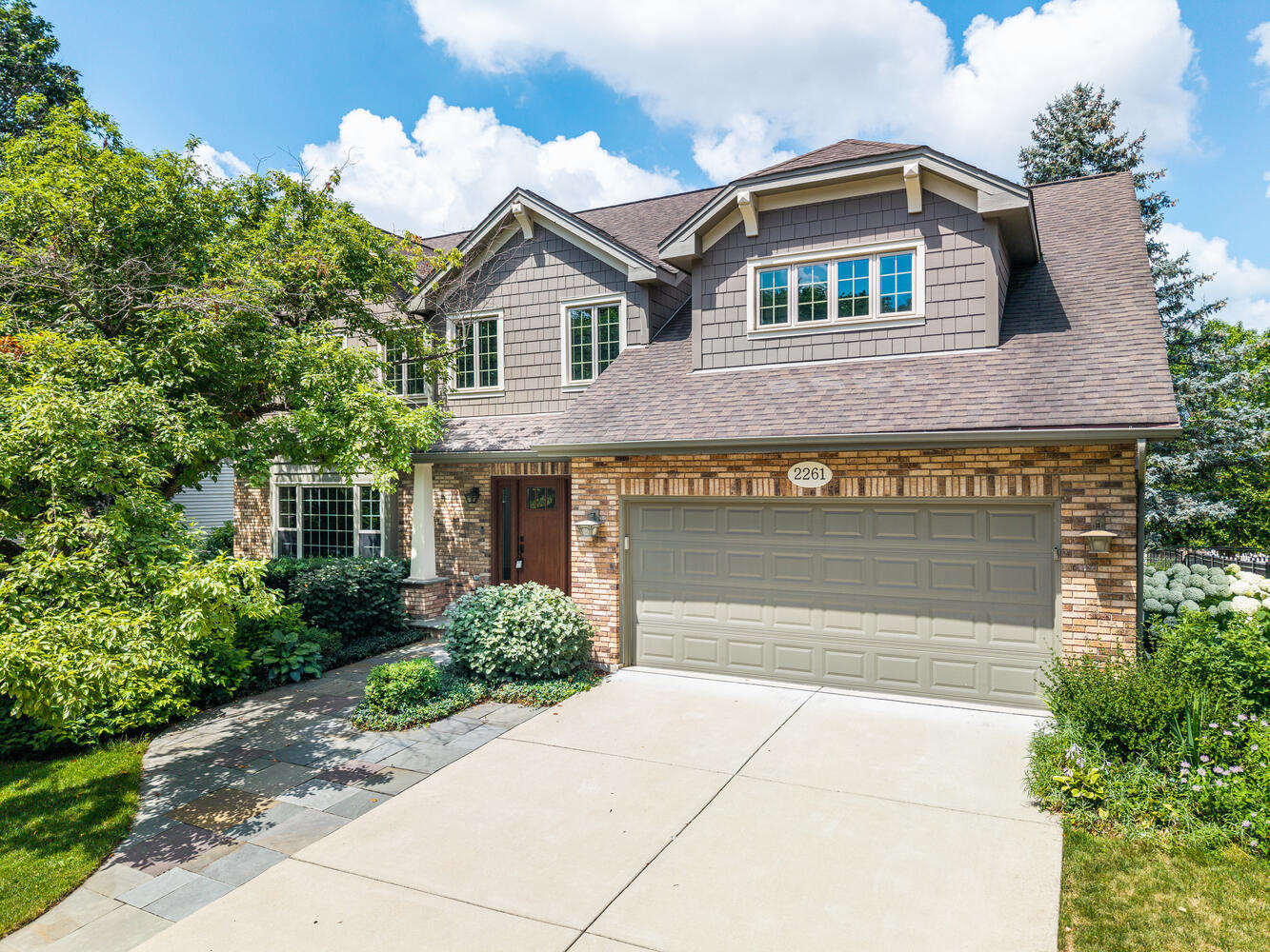 2261 Remington Drive, Naperville, IL 60565