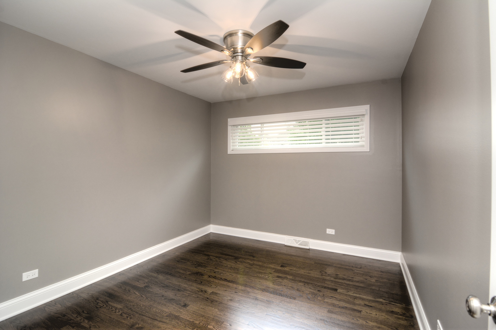 465 W Fremont Avenue, Elmhurst, IL 60126