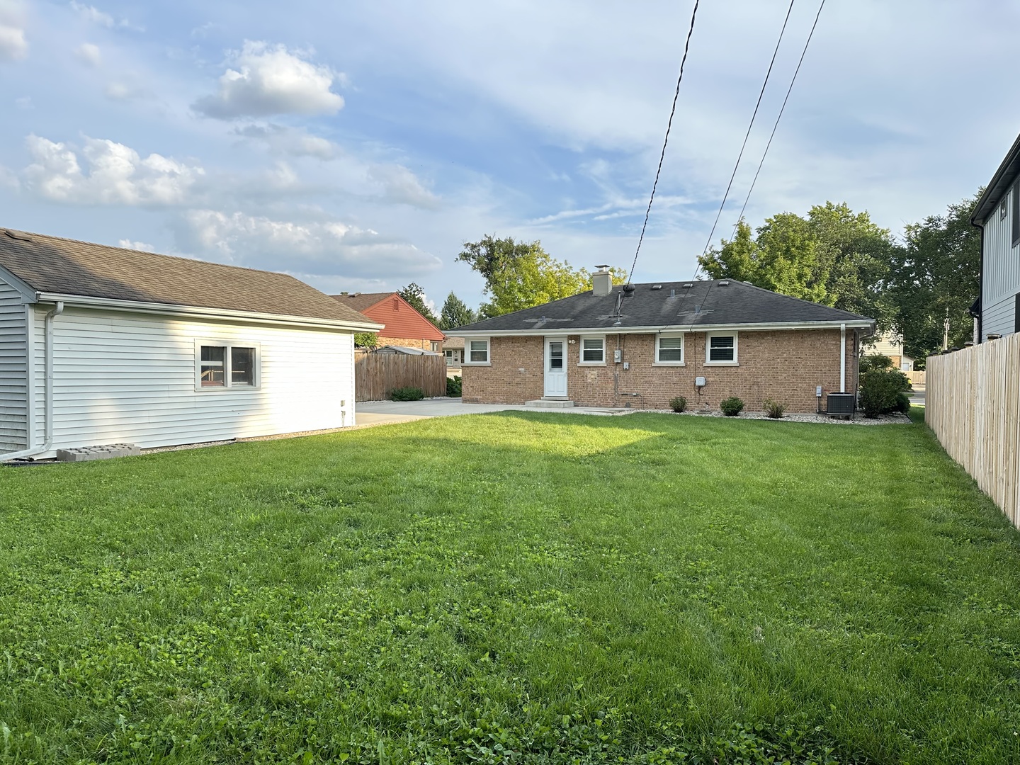 465 W Fremont Avenue, Elmhurst, IL 60126