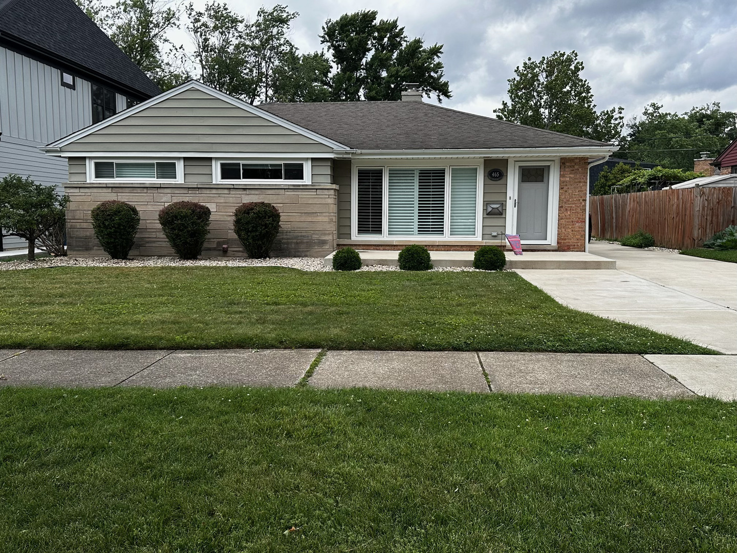 465 W Fremont Avenue, Elmhurst, IL 60126