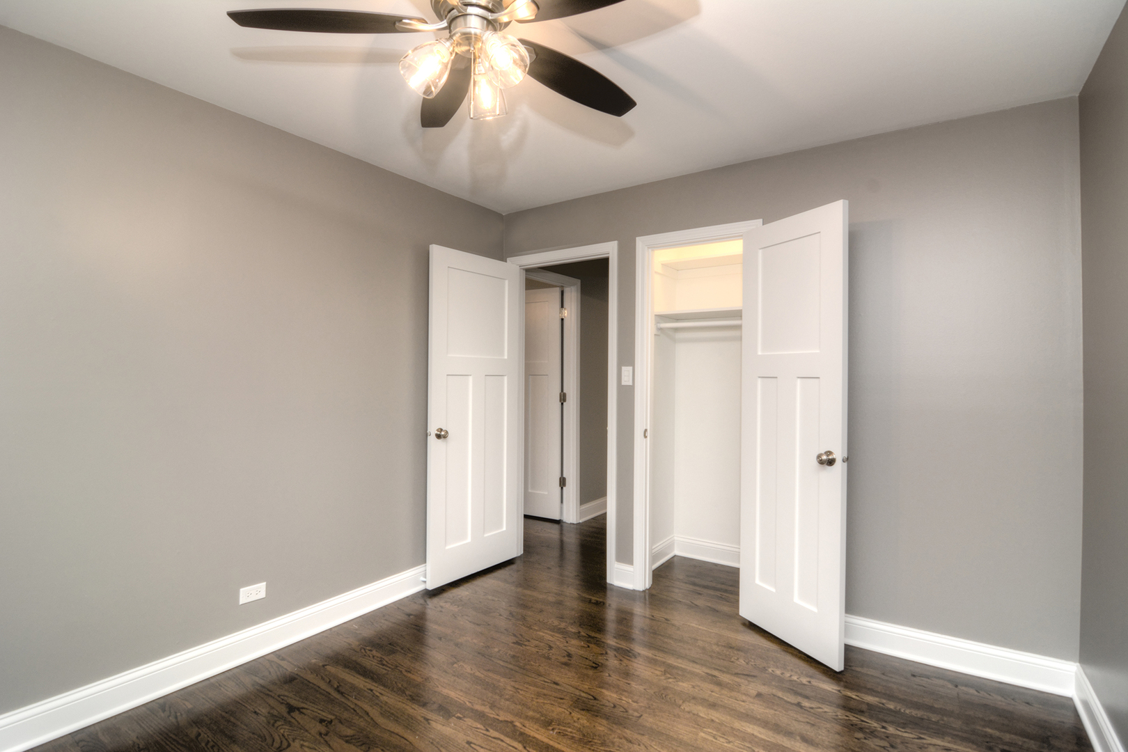 465 W Fremont Avenue, Elmhurst, IL 60126