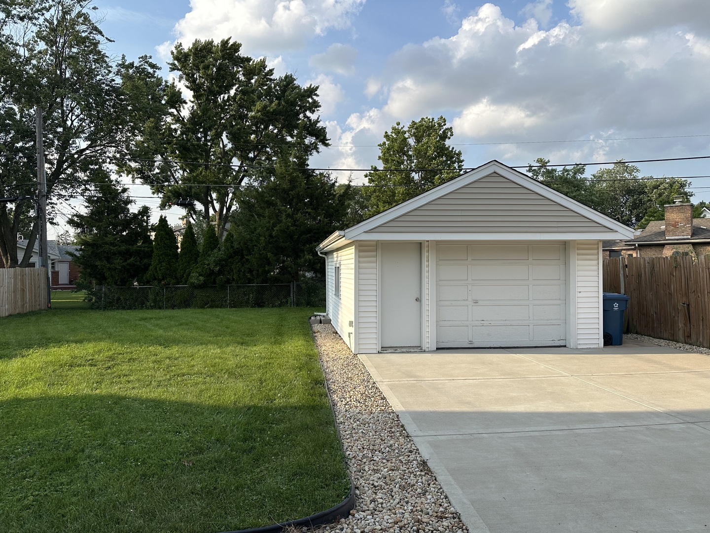 465 W Fremont Avenue, Elmhurst, IL 60126