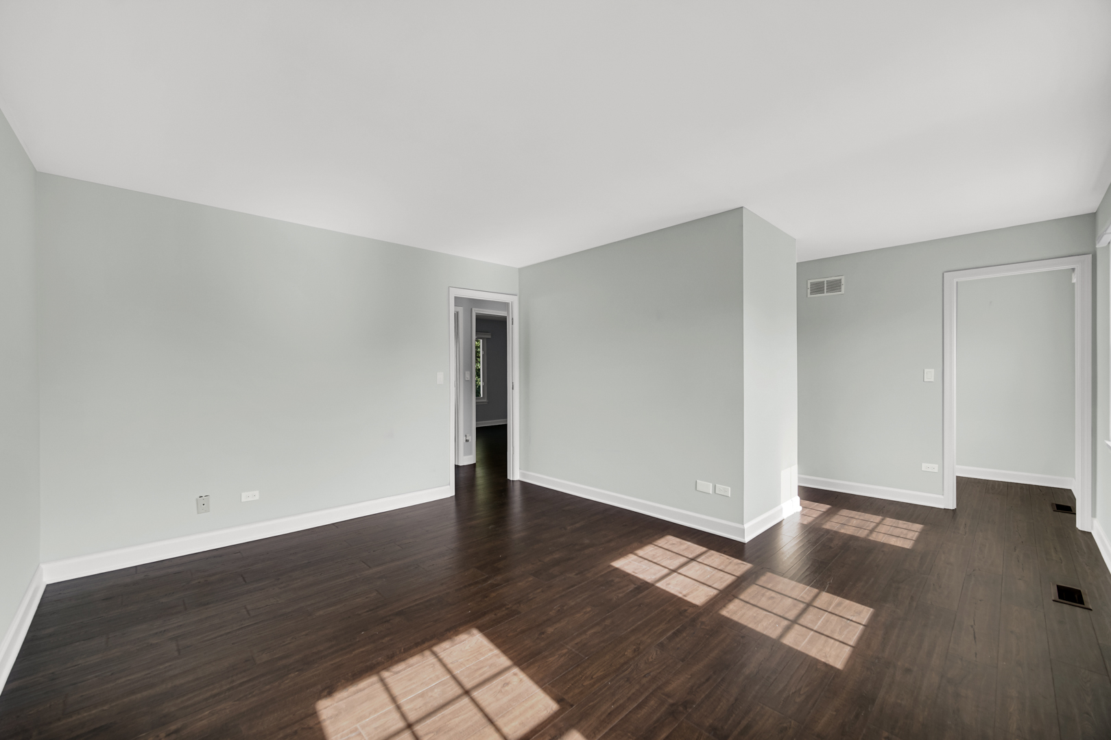 242 Stafford Drive, Mundelein, IL 60060