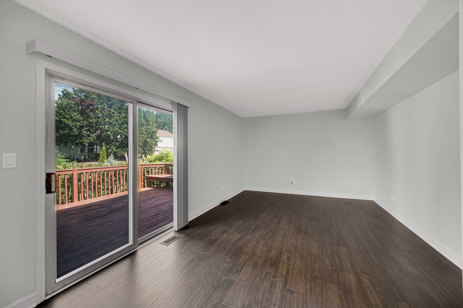 242 Stafford Drive, Mundelein, IL 60060