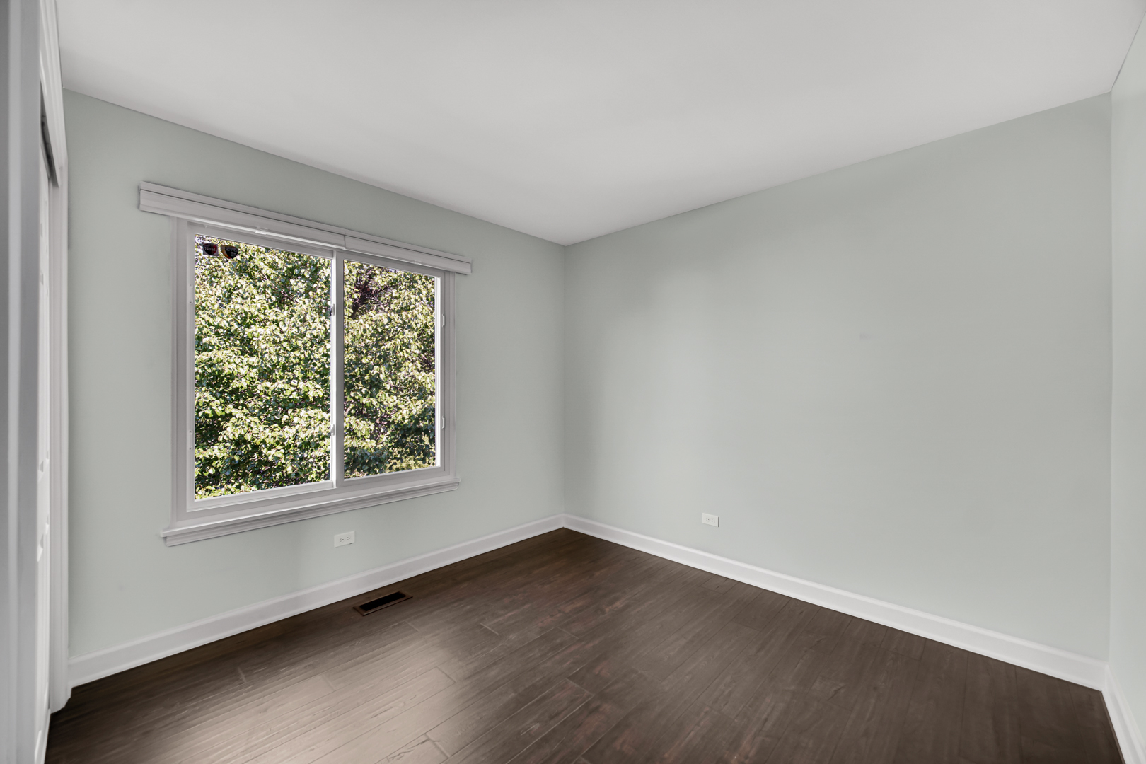 242 Stafford Drive, Mundelein, IL 60060