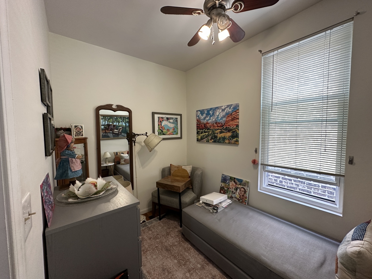 1516 N Greenview Avenue #3F, Chicago, IL 60642