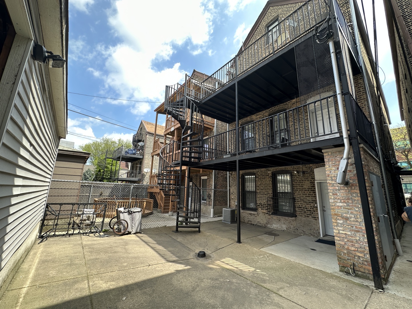 1516 N Greenview Avenue #3F, Chicago, IL 60642