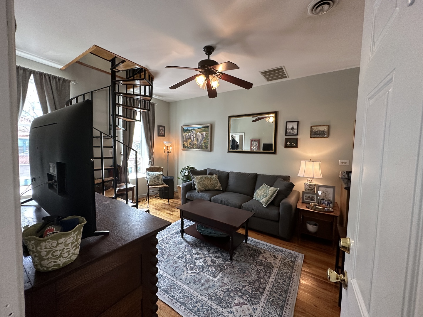 1516 N Greenview Avenue #3F, Chicago, IL 60642