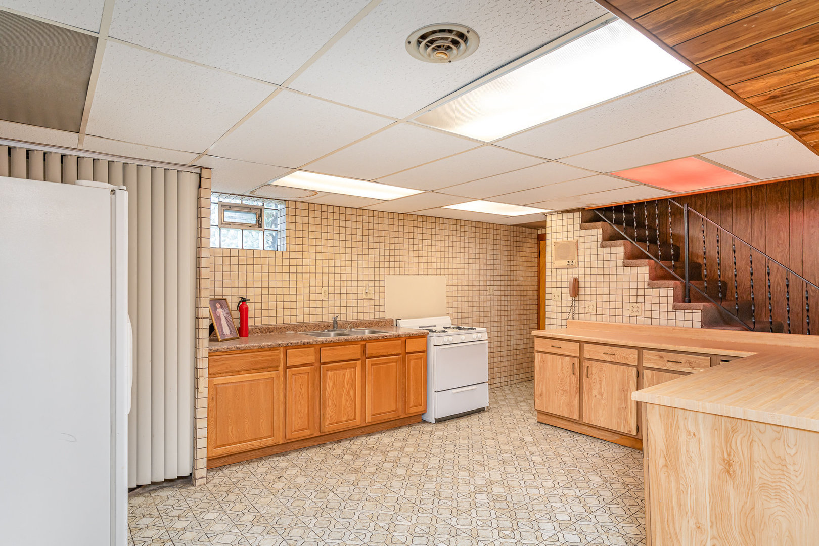 9225 S 84th Avenue, Hickory Hills, IL 60457