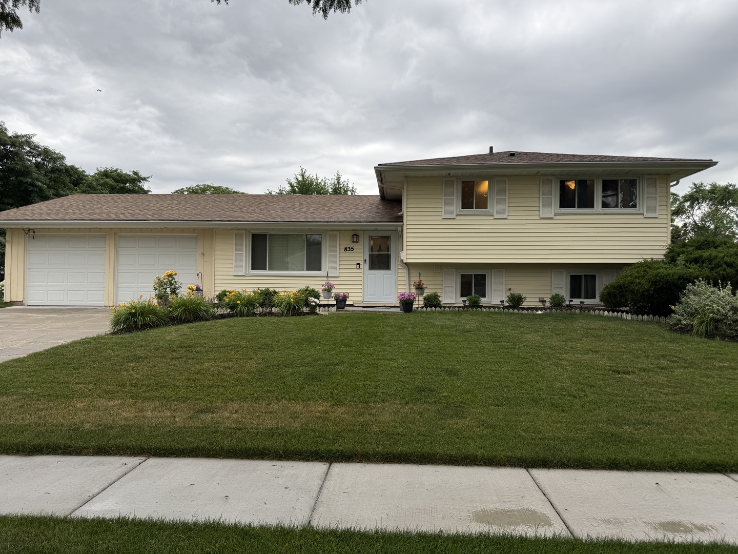 835 Williams Court, Schaumburg, IL 60193