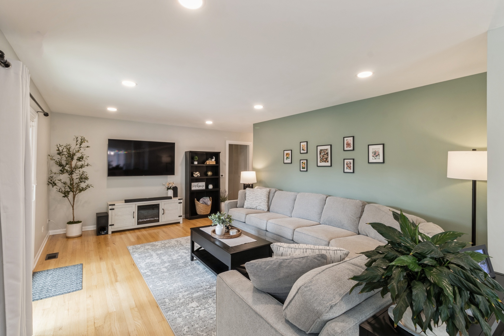 639 N Stephen Drive, Palatine, IL 60067