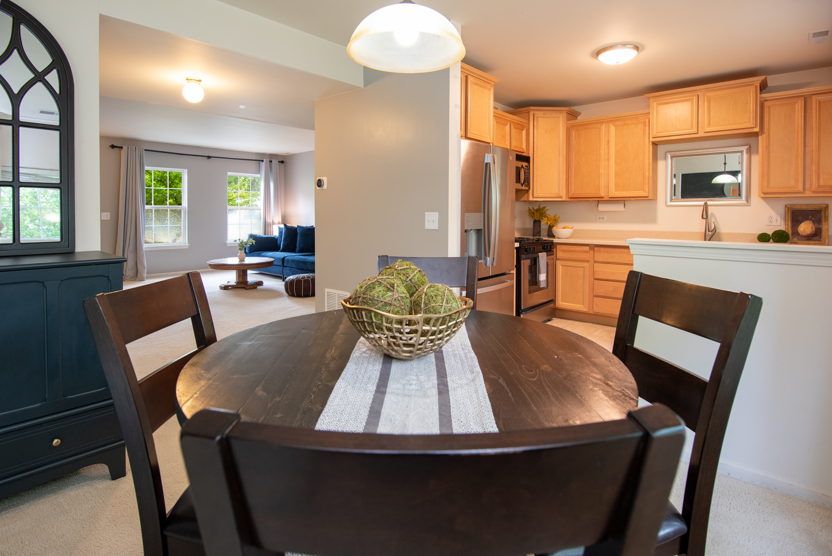 1376 W SPLIT OAK Circle, Round Lake Beach, IL 60073