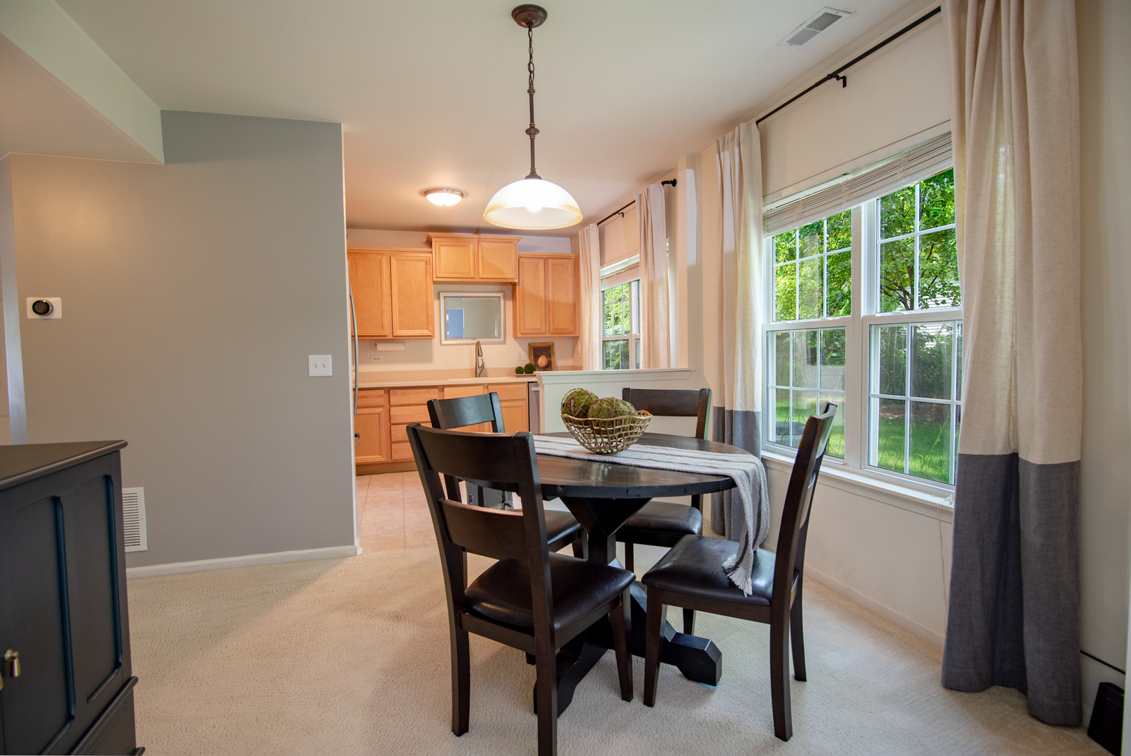 1376 W SPLIT OAK Circle, Round Lake Beach, IL 60073