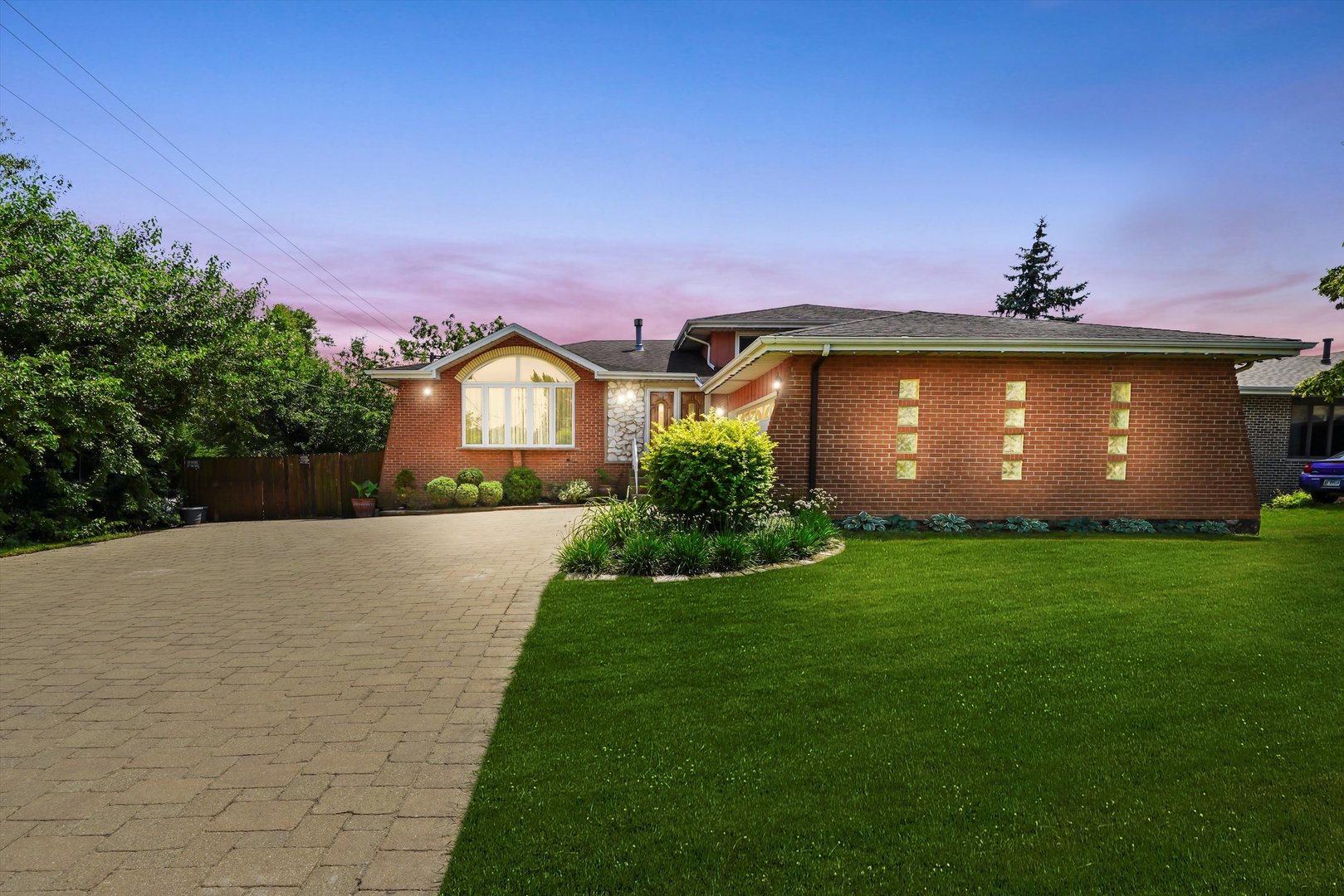 9842 S 88th Avenue, Palos Hills, IL 60465