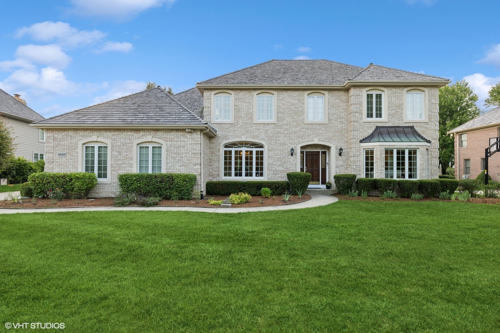 1600 Elderberry Drive, Libertyville, IL 60048