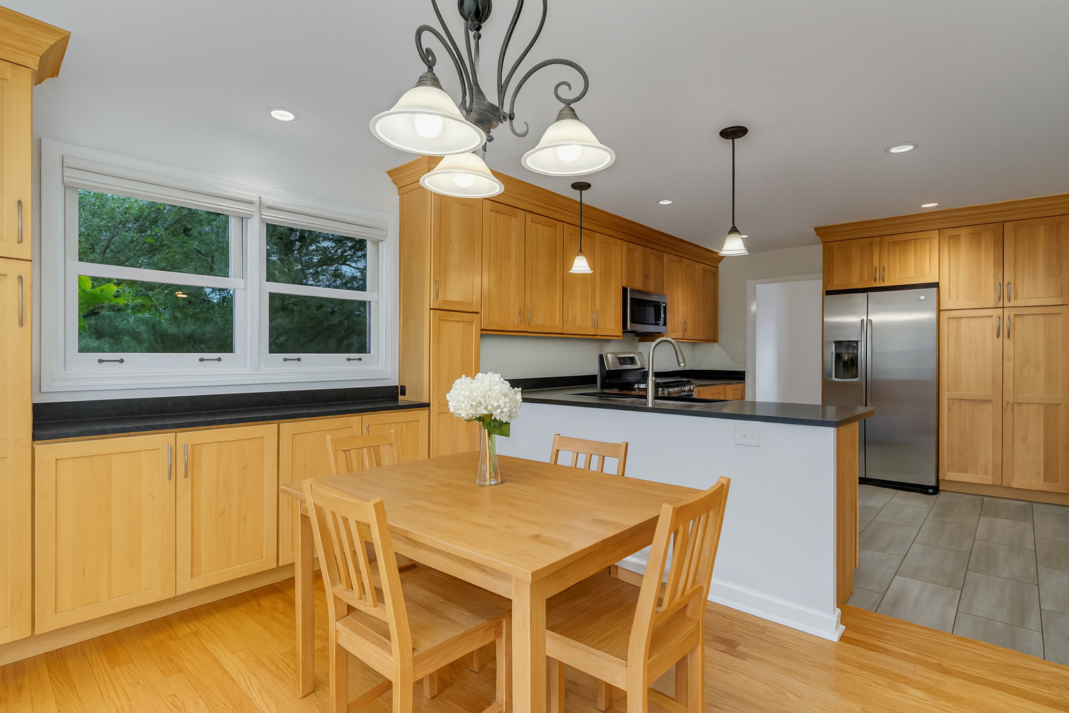 1763 Cass Court, Libertyville, IL 60048