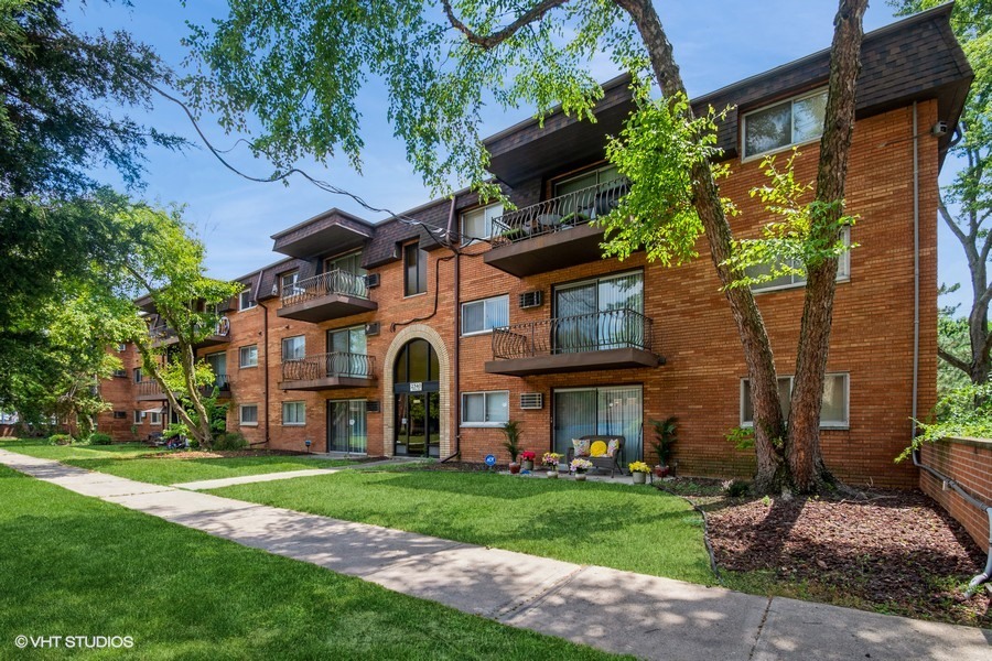 2340 186th Street #28, Lansing, IL 60438