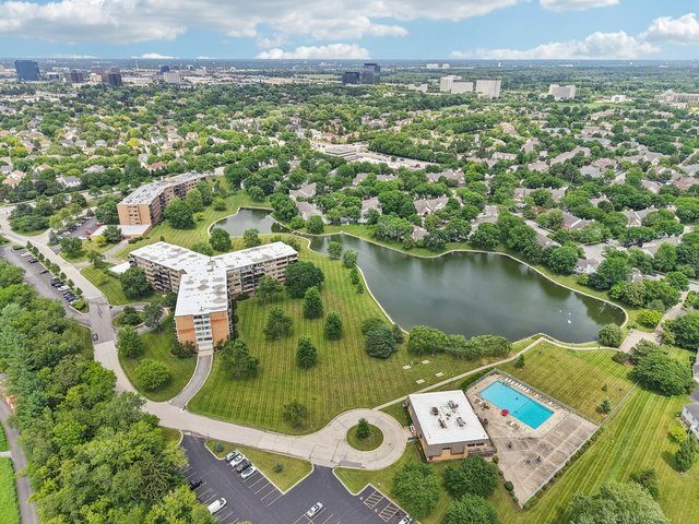 101 Bar Harbour Road #3C, Schaumburg, IL 60193