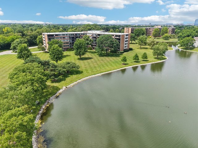 101 Bar Harbour Road #3C, Schaumburg, IL 60193