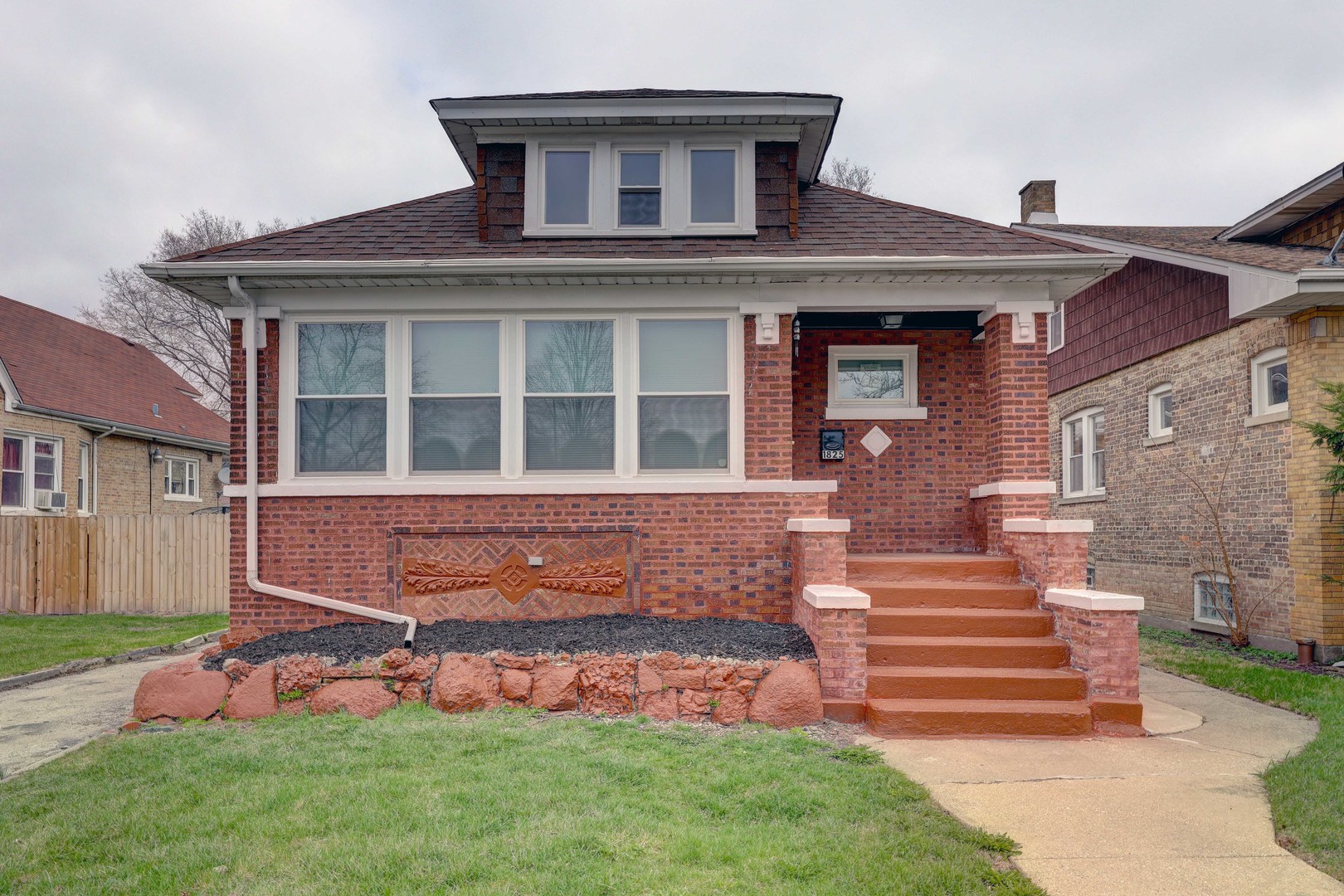 1825 S 8th Avenue, Maywood, IL 60153