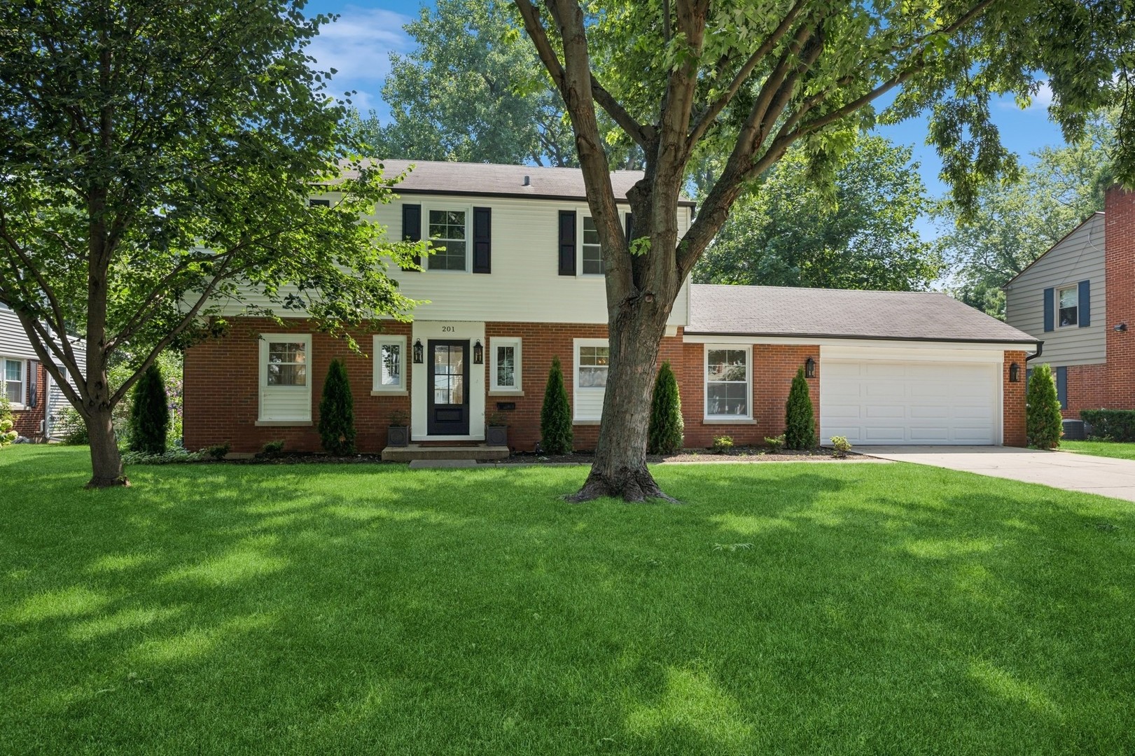 201 S Stratford Road, Arlington Heights, IL 60004