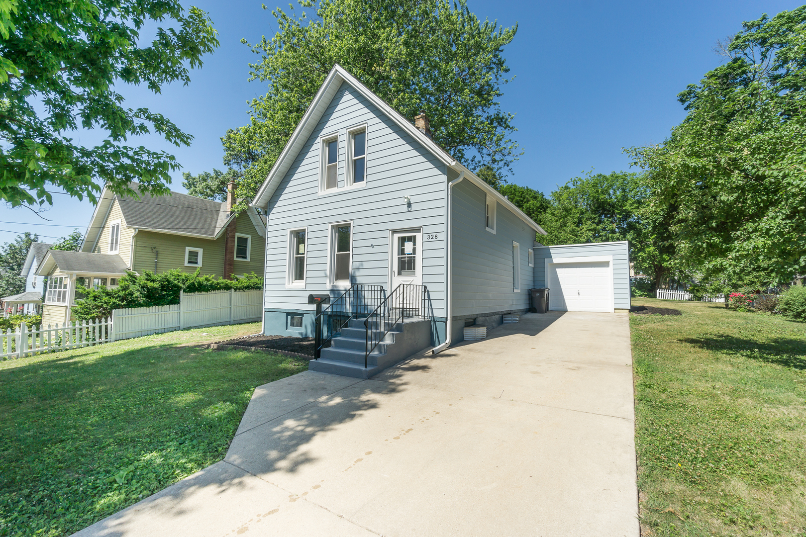 328 Silver Street, Elgin, IL 60123