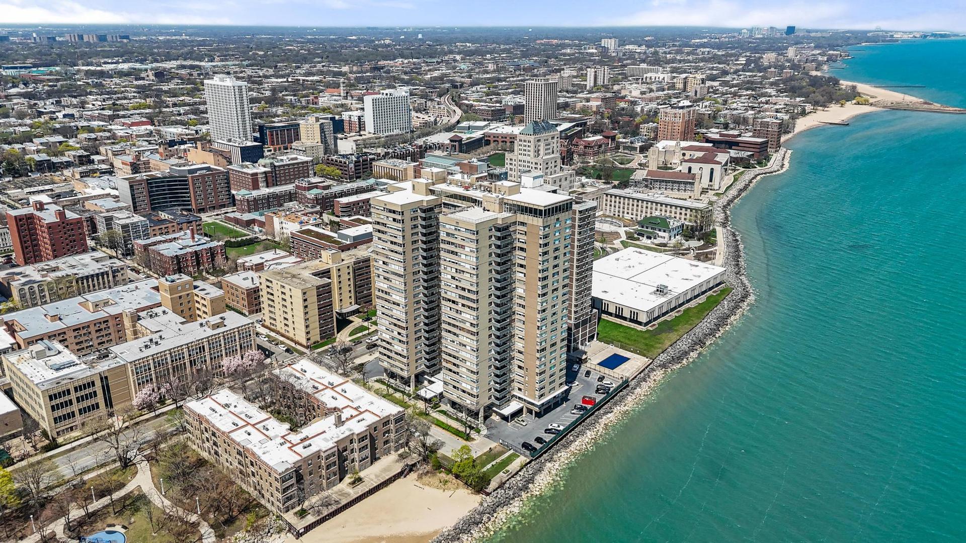 6301 N Sheridan Road #10F, Chicago, IL 60660