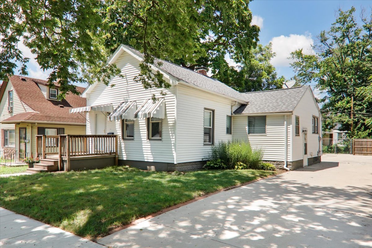 711 W Front Street, Bloomington, IL 61701