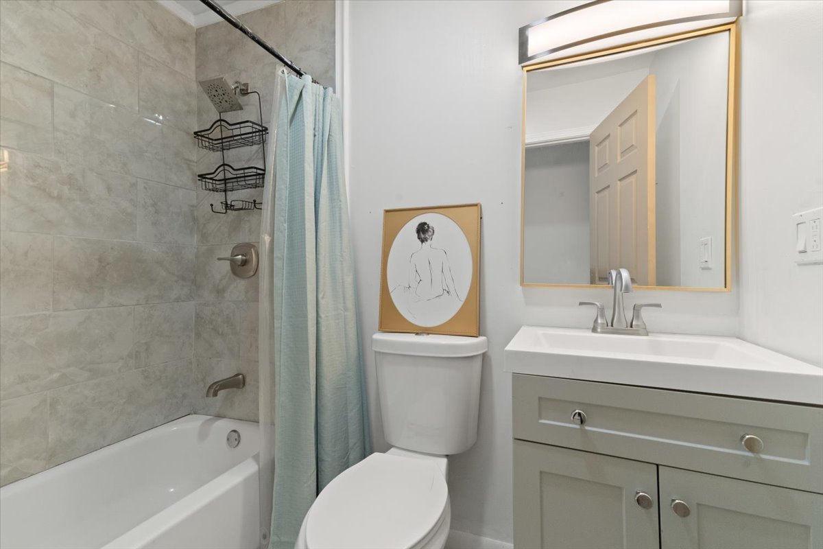10067 W Logan Court, Zion, IL 60099
