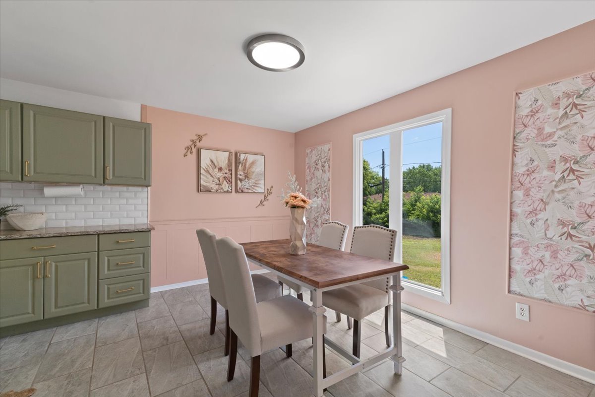 10067 W Logan Court, Zion, IL 60099