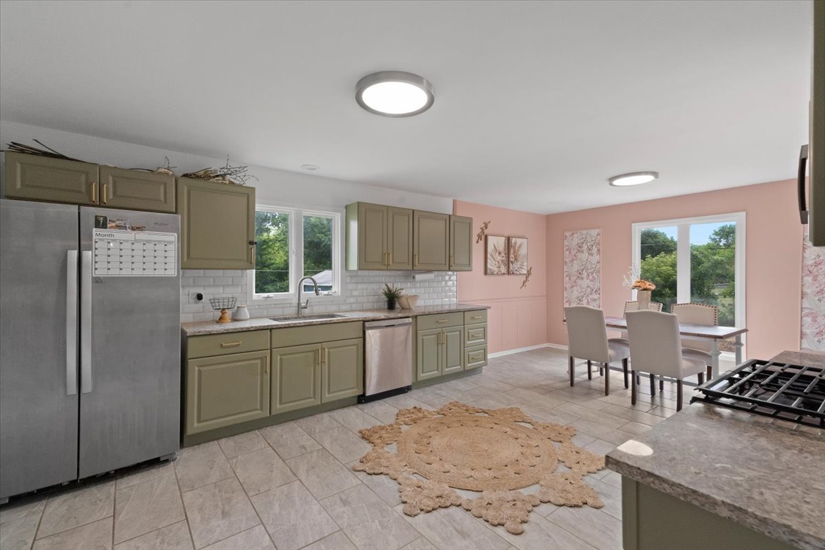 10067 W Logan Court, Zion, IL 60099