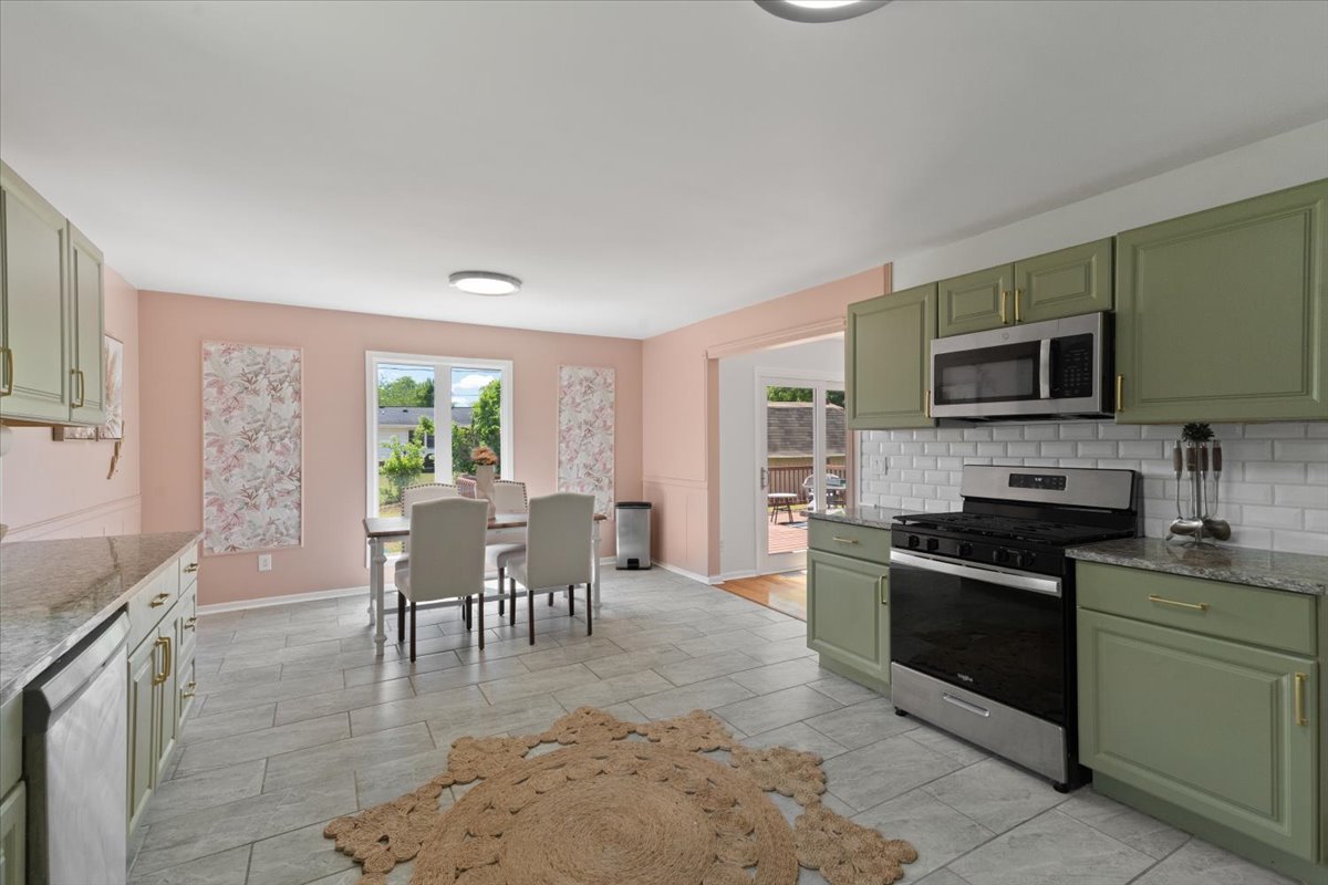 10067 W Logan Court, Zion, IL 60099
