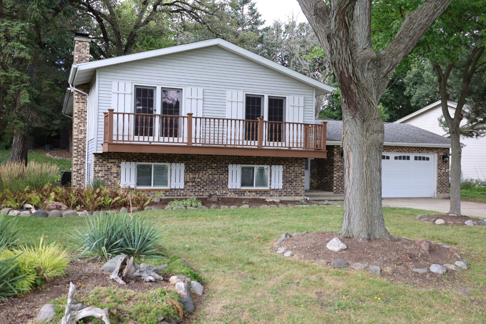 1401 Hillside Lane, McHenry, IL 60051