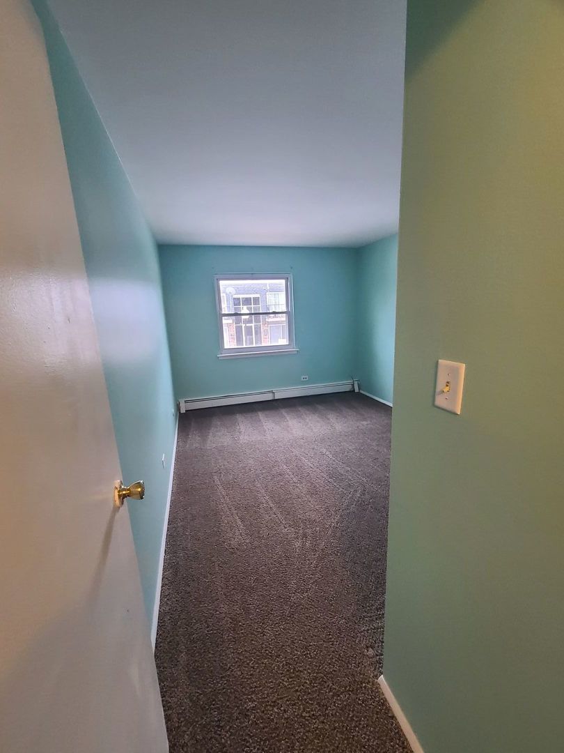 9950 S 84th Terrace #215, Palos Hills, IL 60465