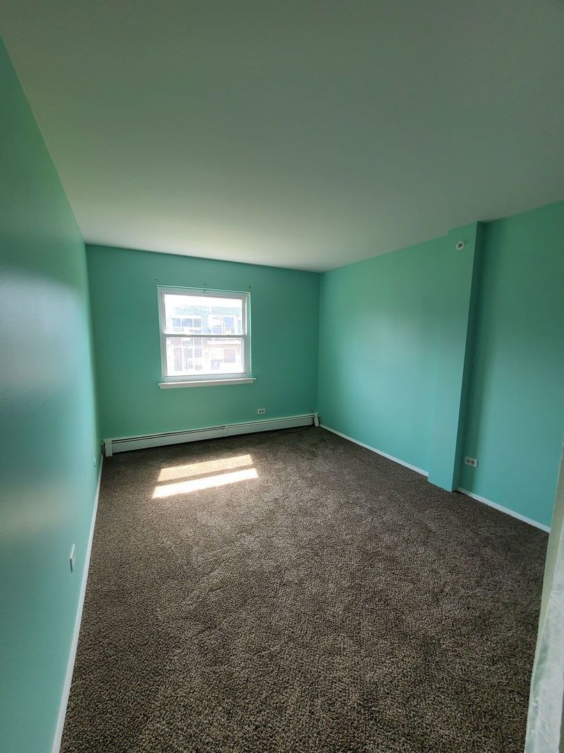 9950 S 84th Terrace #215, Palos Hills, IL 60465