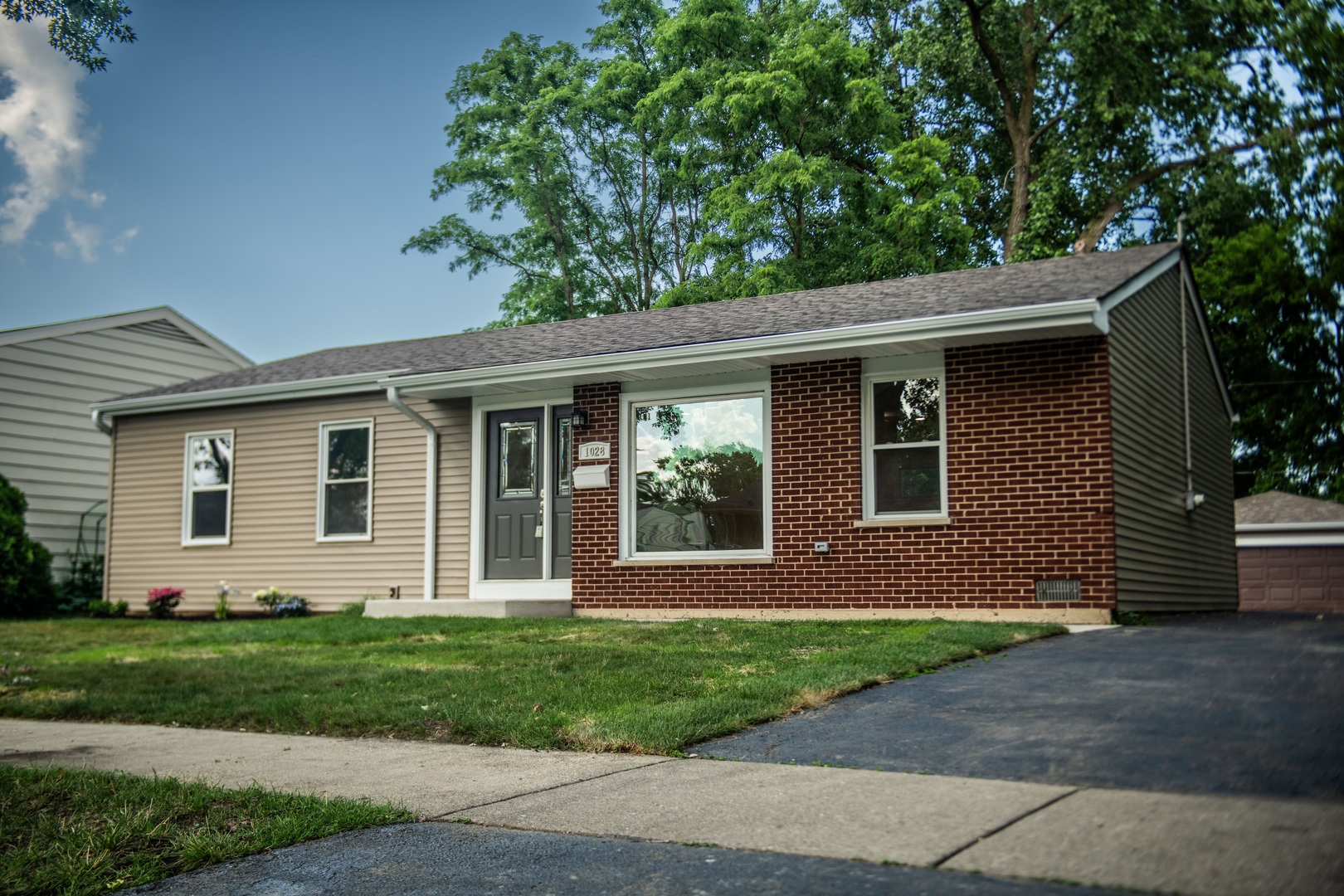 1028 Valley Stream Drive, Wheeling, IL 60090