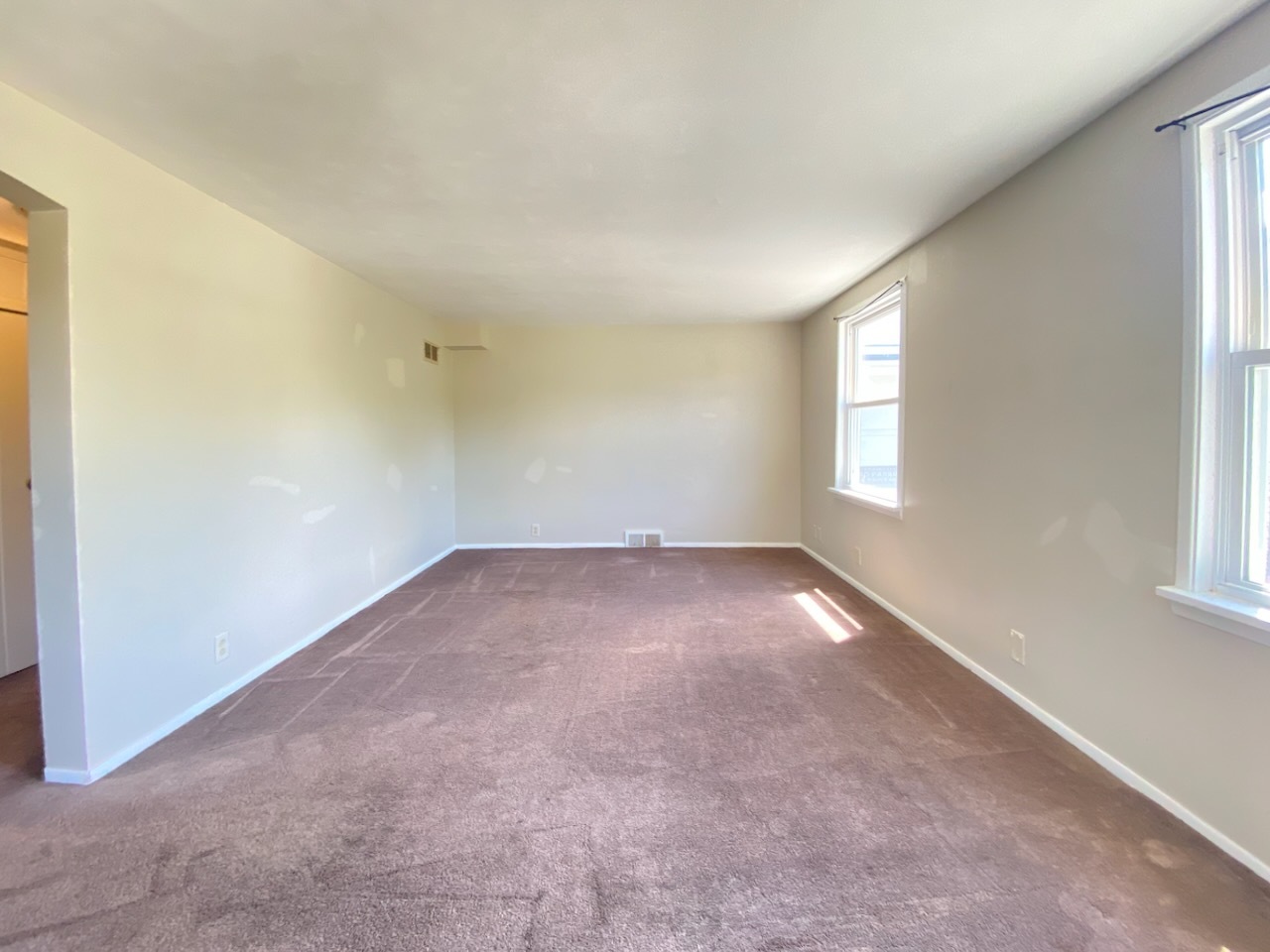 307 Elgin Avenue, East Dundee, IL 60118