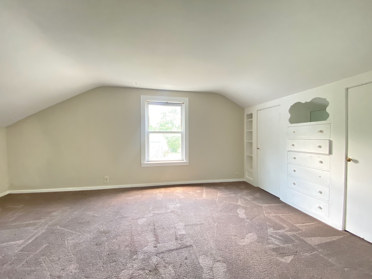 307 Elgin Avenue, East Dundee, IL 60118