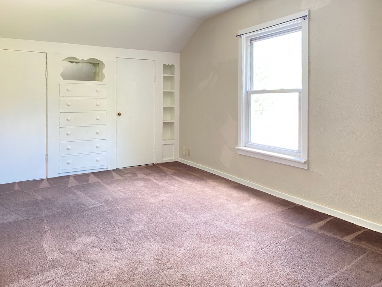 307 Elgin Avenue, East Dundee, IL 60118