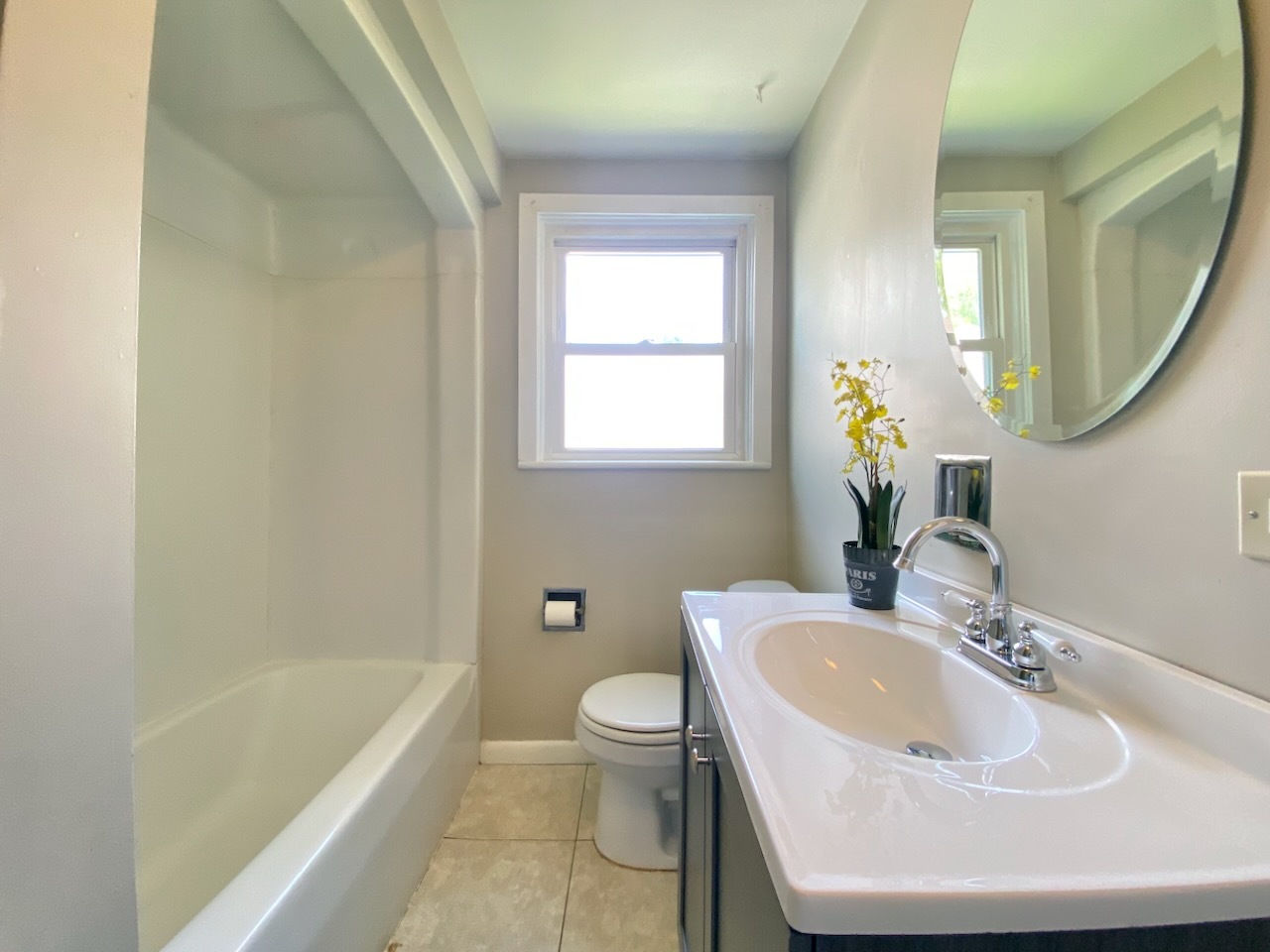 307 Elgin Avenue, East Dundee, IL 60118