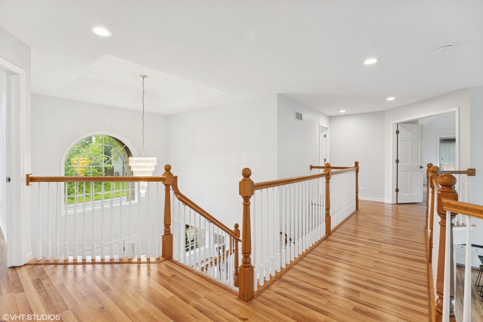 1040 E Buckingham Drive, Naperville, IL 60563