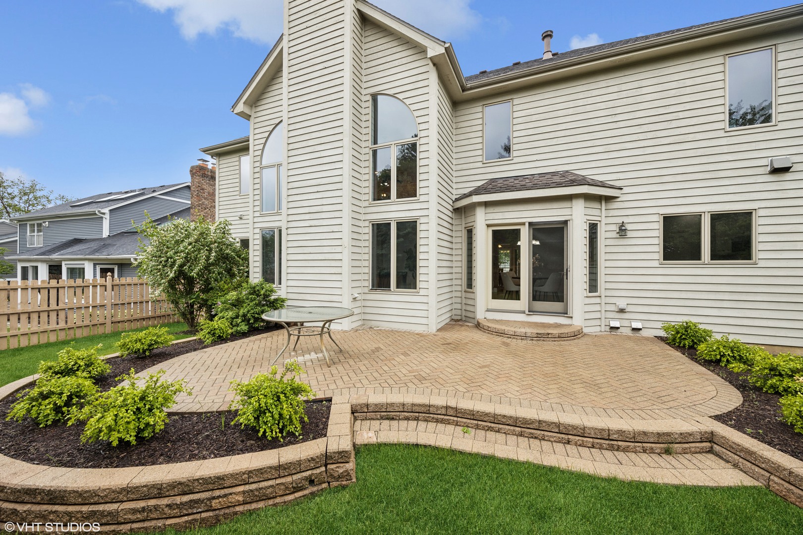 1040 E Buckingham Drive, Naperville, IL 60563