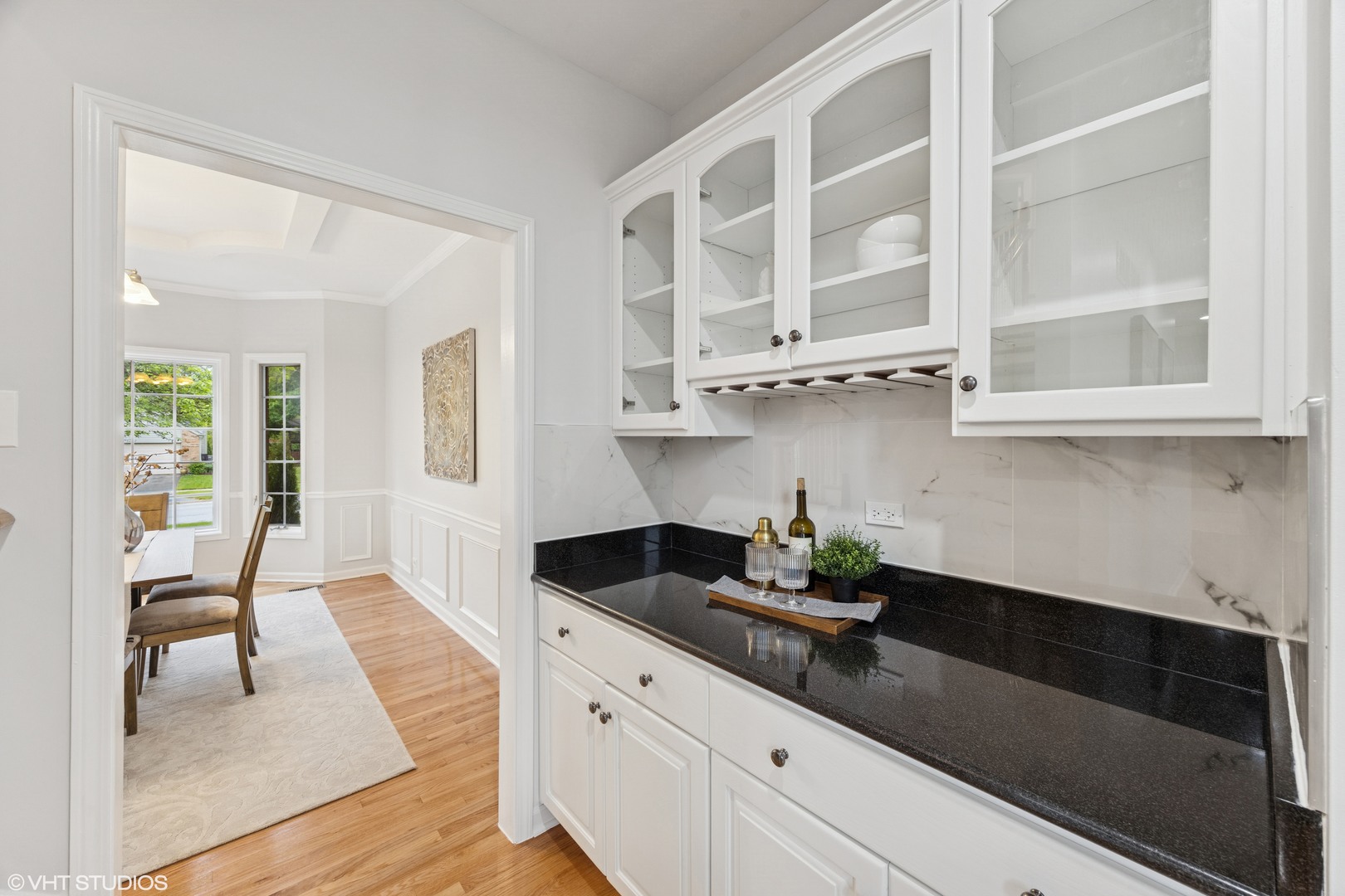 1040 E Buckingham Drive, Naperville, IL 60563