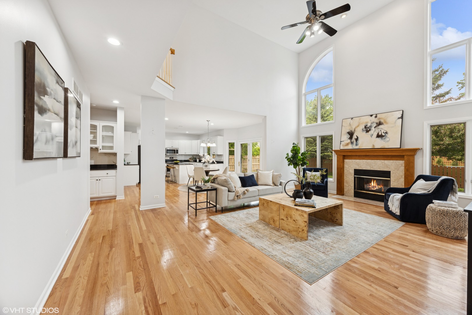 1040 E Buckingham Drive, Naperville, IL 60563