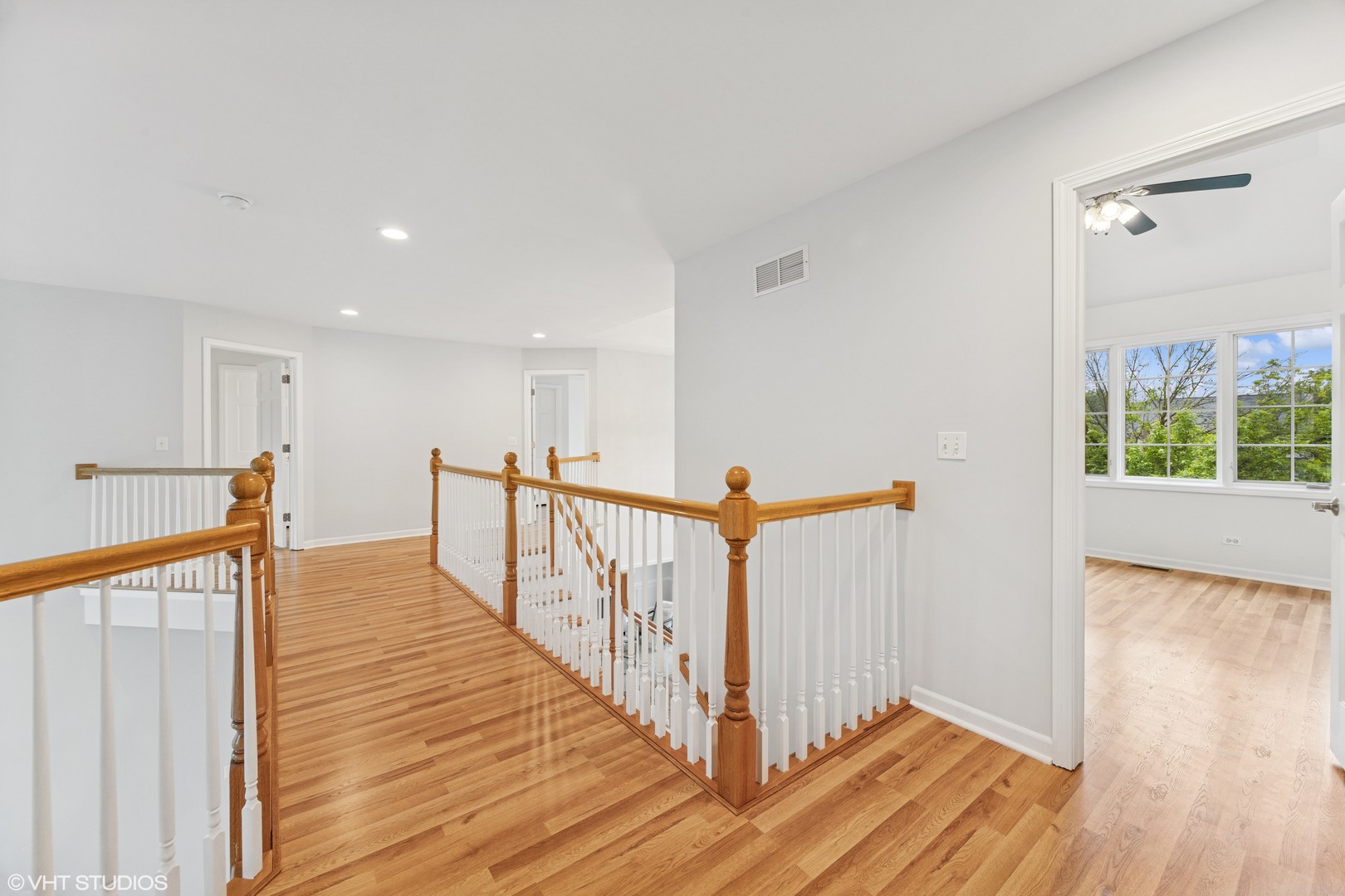 1040 E Buckingham Drive, Naperville, IL 60563