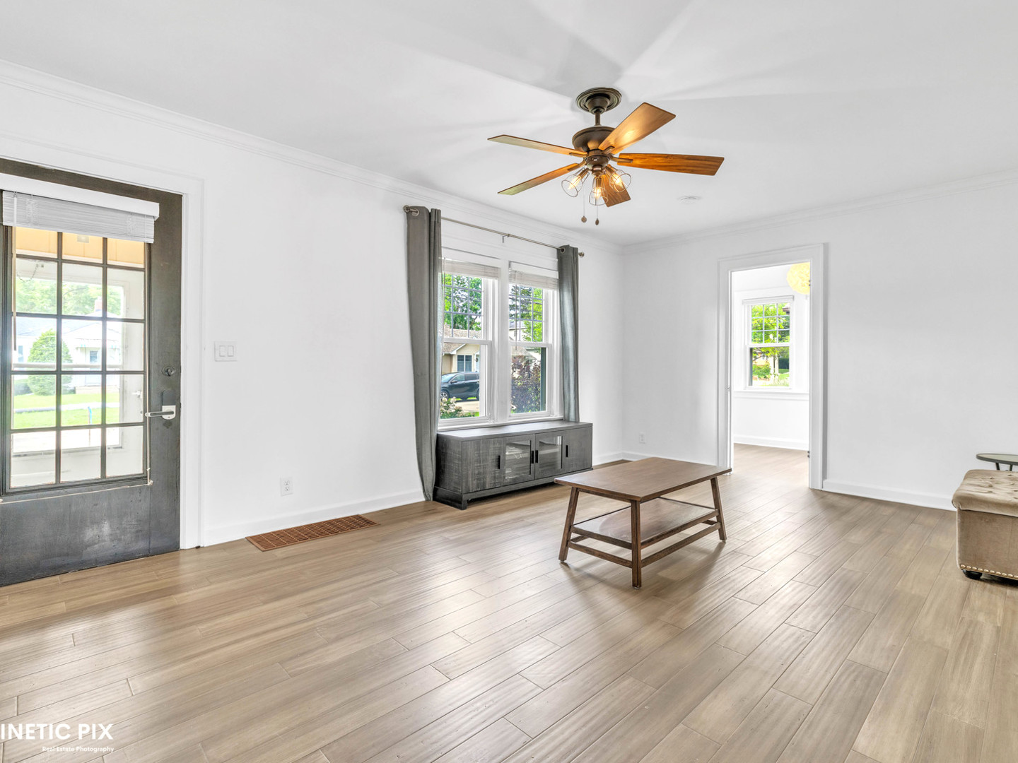 610 E 11th Street, Lockport, IL 60441