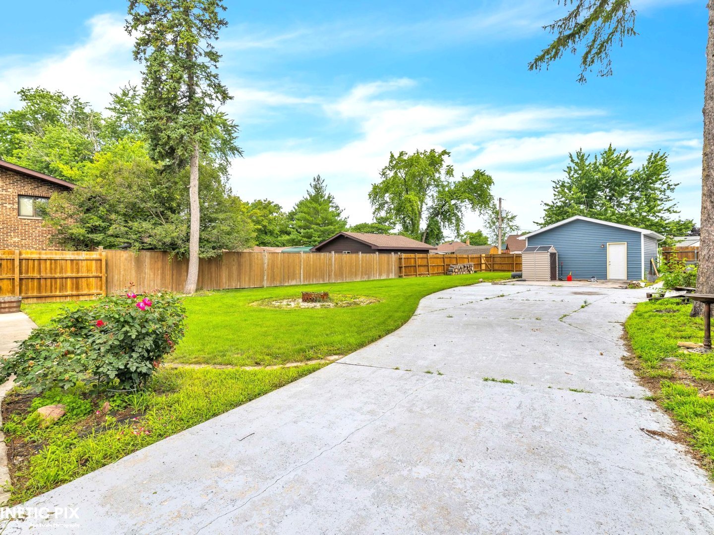 610 E 11th Street, Lockport, IL 60441